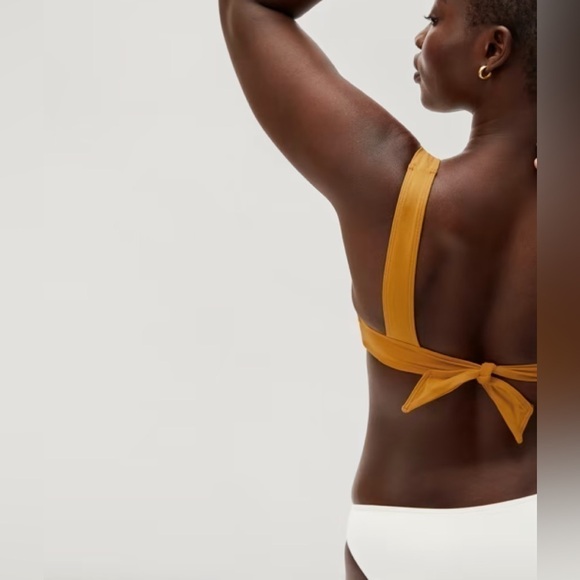 EVERLANE The Triangle Bikini Top Small NWT *sold out* - Picture 9 of 11